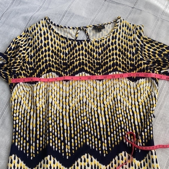 ILE New York yellow and navy shift dress with flared sleeves. - Picture 13 of 14